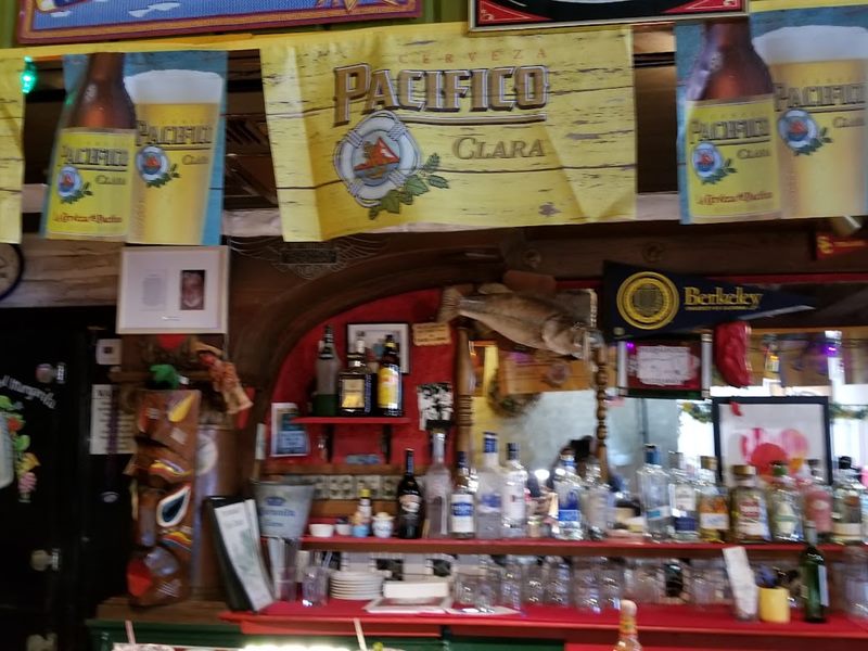 Hernandez Hideaway Restaurant interior
